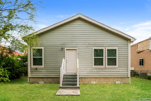 $1,649 | 422 Azucena Street, San Antonio, TX 78237