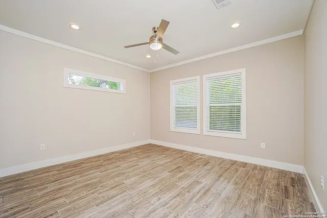 $1,649 | 422 Azucena Street, San Antonio, TX 78237