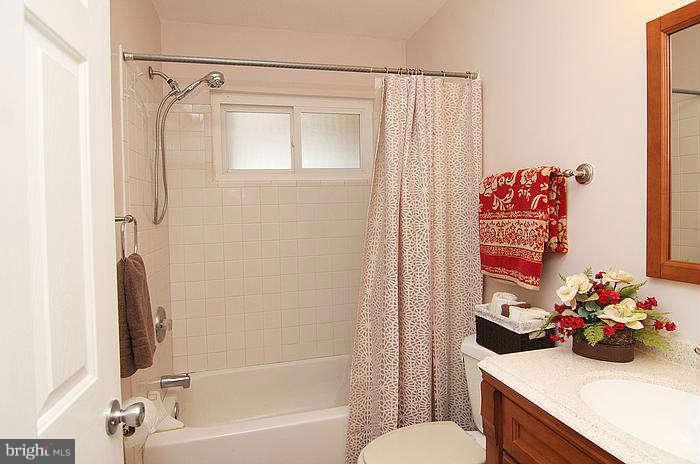 3220 Hooper Road New Windsor, MD 21776 - Photo 13 of 24 Bath