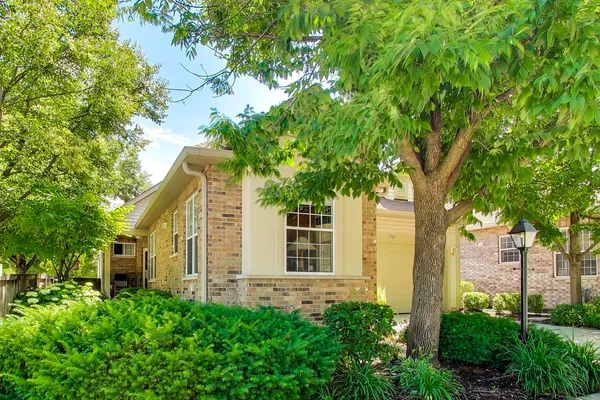 $524,900 | 1701 Astor Avenue, Oakbrook Terrace, IL 60181