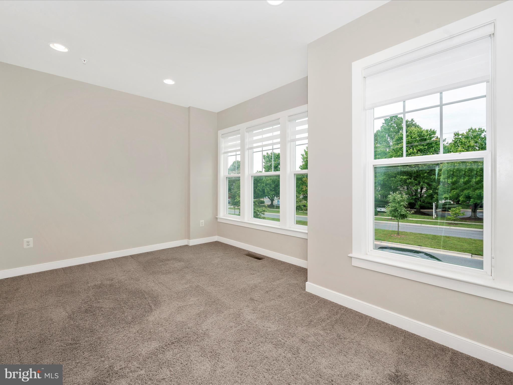 9754 Fields Road Gaithersburg, MD 20878 - Photo 29 of 104 Family Room