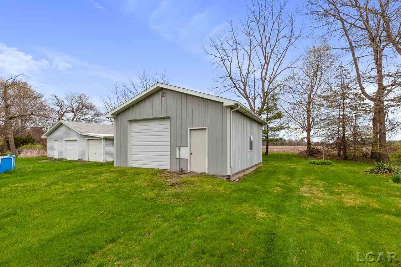 13331 Dixon Road Dundee, MI 48131 - Photo 4 of 38