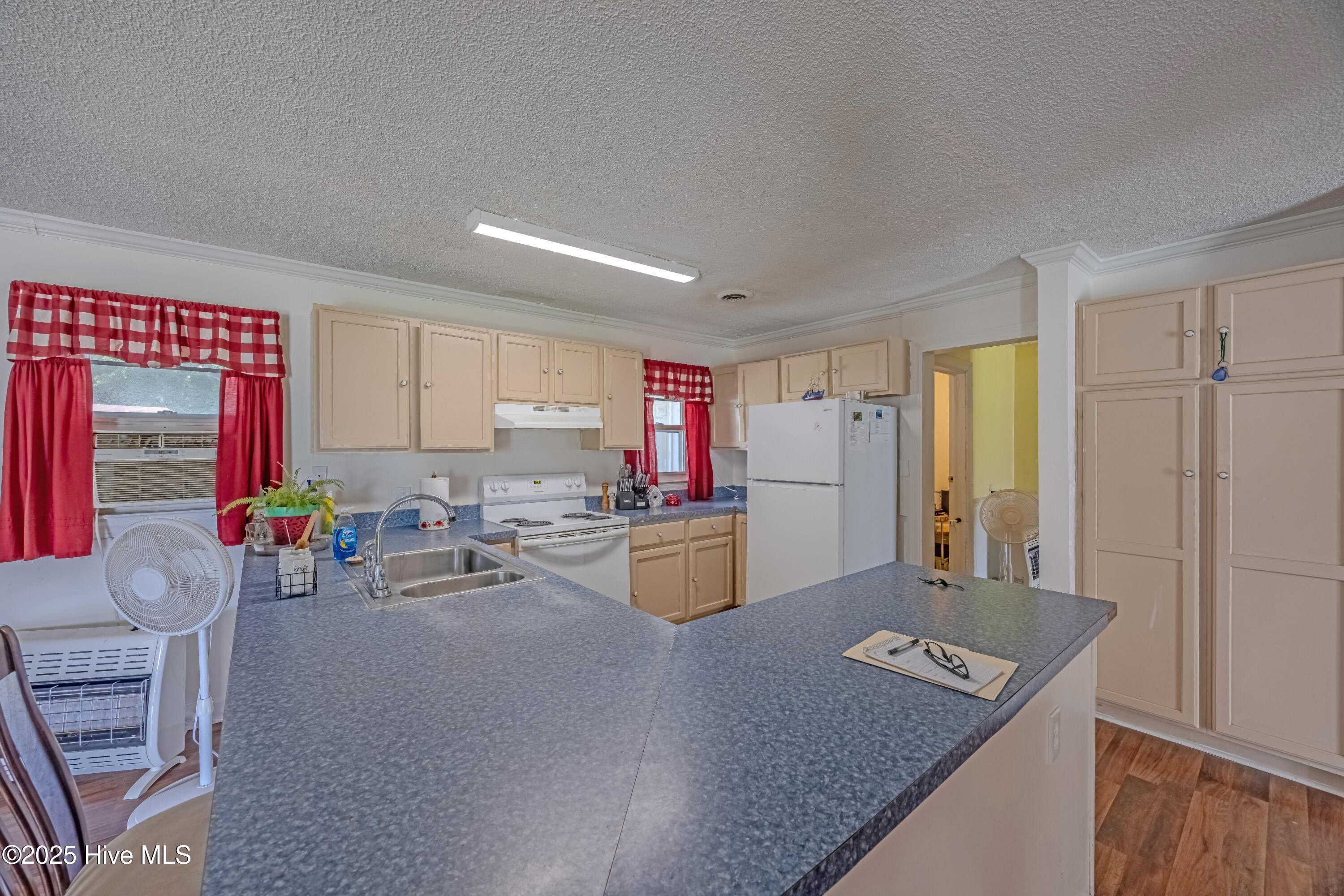 620 South Raleigh Street Wallace, NC 28466 - Photo 10 of 51 _K6A4147-HDR (Custom)