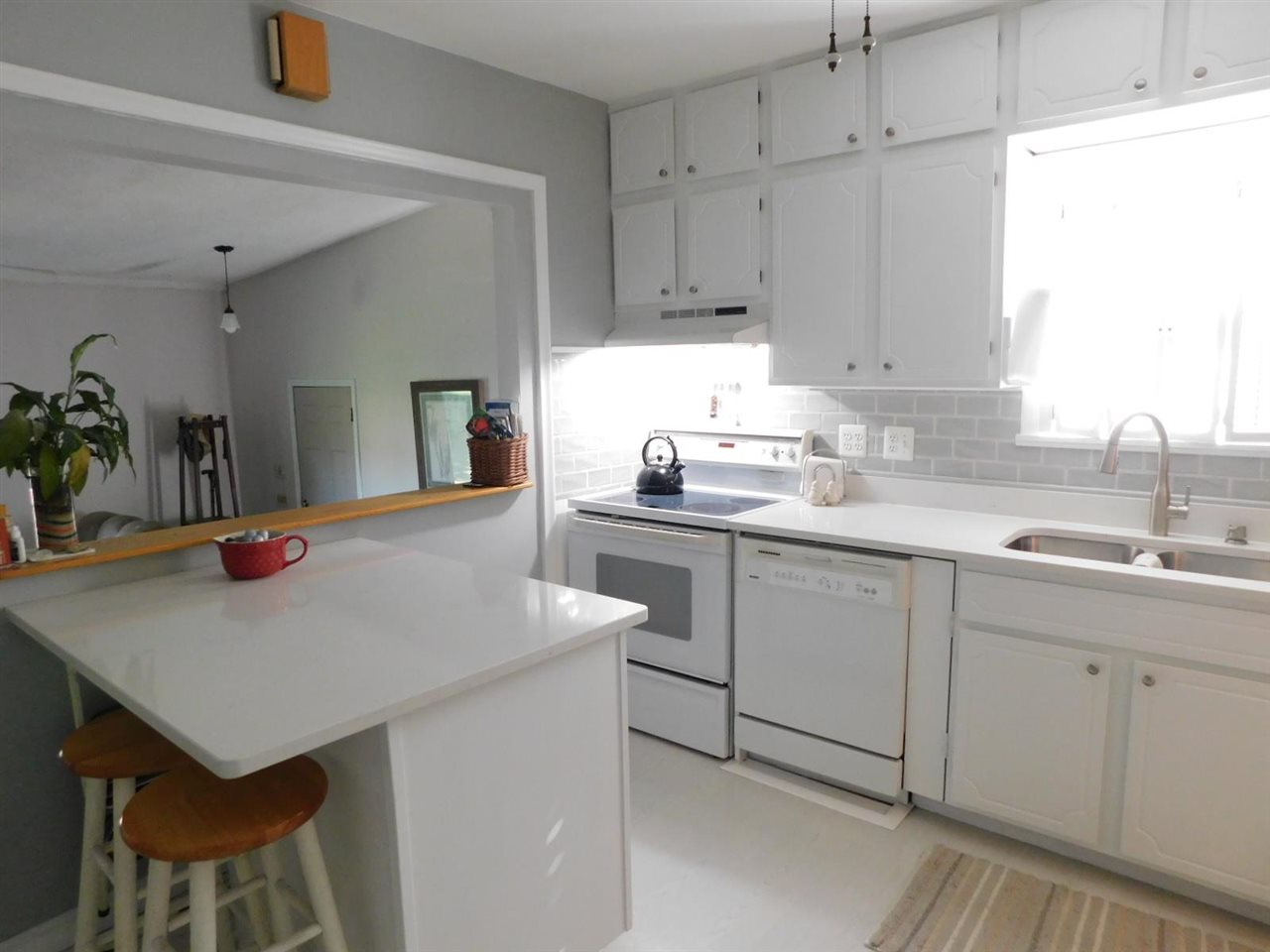 11077 North Pearson Road Utica, MI 48315 - Photo 9 of 22 Kitchen