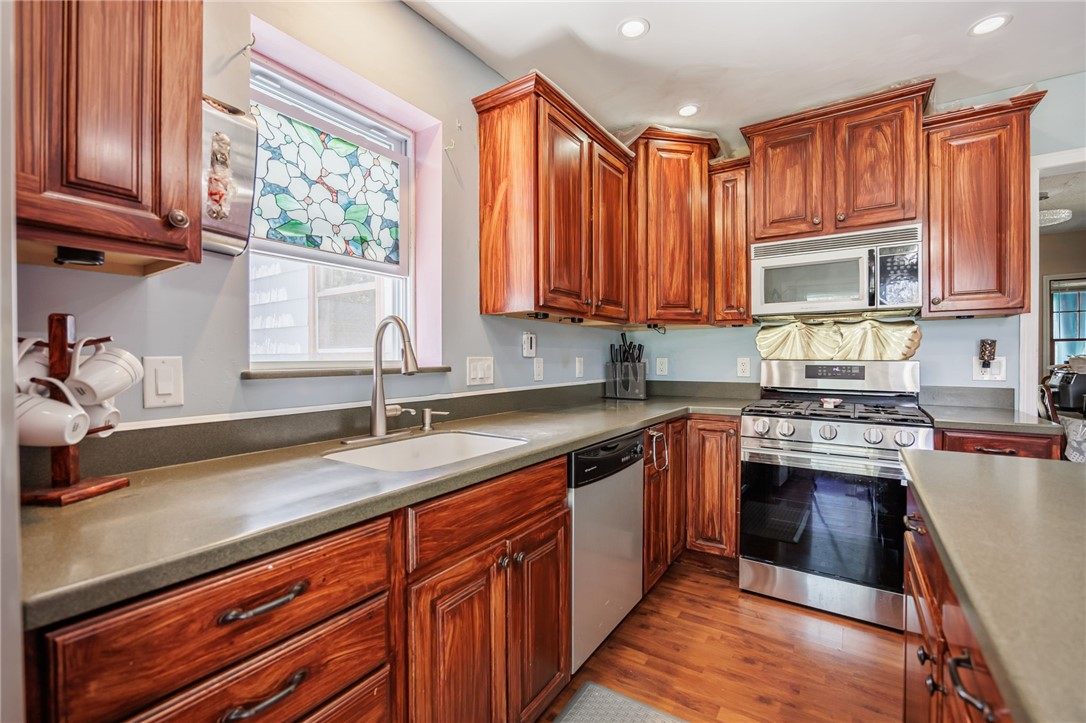 52 Clayton Street Rochester, NY 14612 - Photo 10 of 32 Kitchen