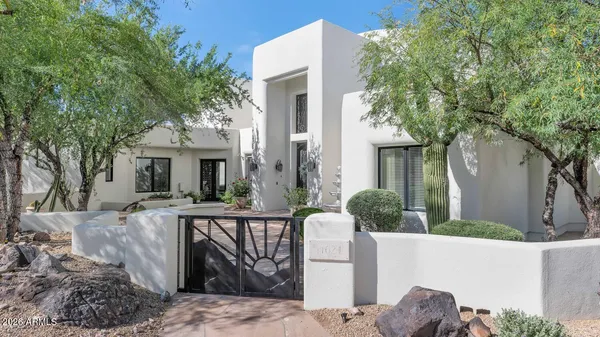 $1,999,000 | 14624 North 15th Drive, Phoenix, AZ 85023