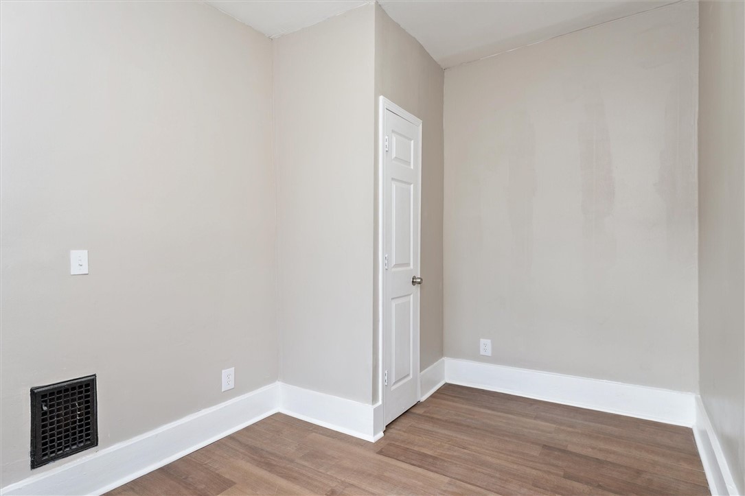 699 North Goodman Street Rochester, NY 14609 - Photo 18 of 39