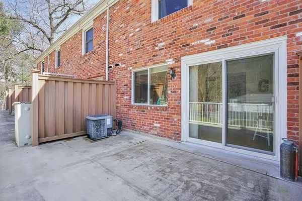 $276,000 | 80 Yorktown Drive, Unit 80, Springfield, MA 01108