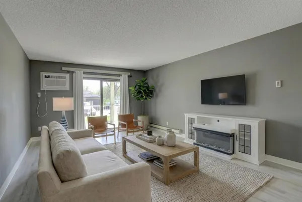 $159,000 | 570 Whispering Lane, Unit 102, Hastings, MN 55033
