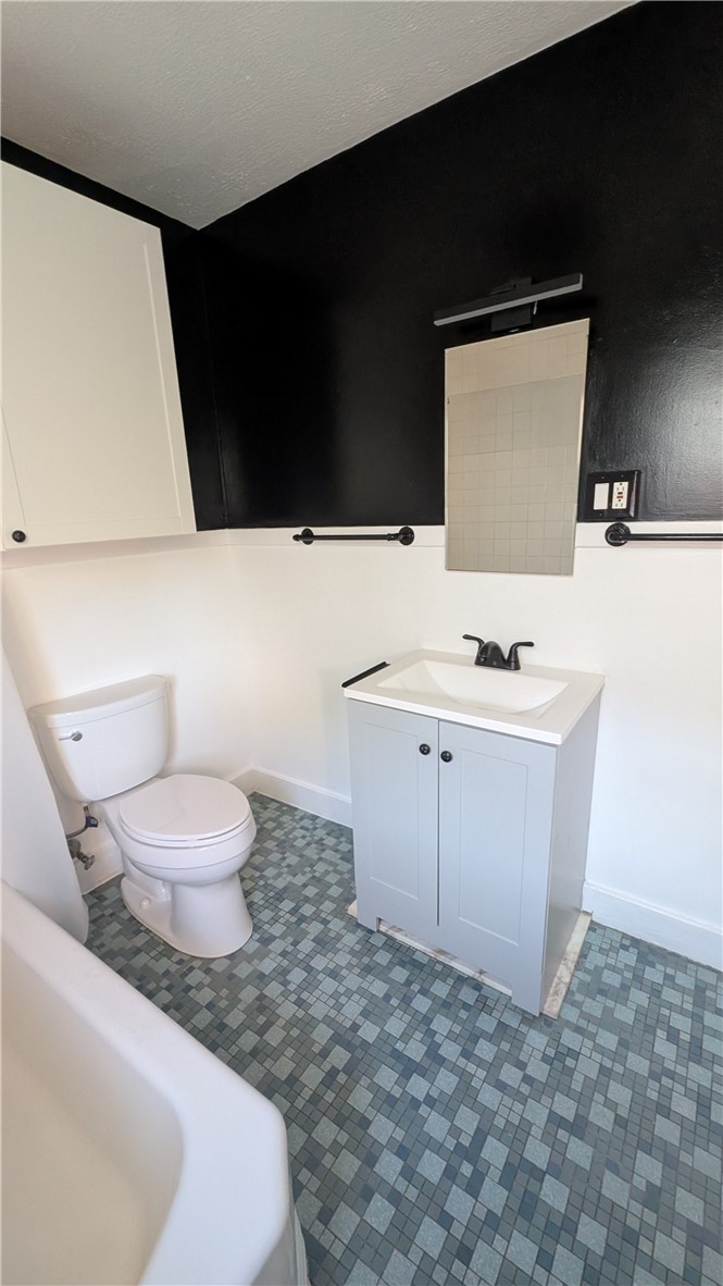 28 Vick Park B Rochester, NY 14607 - Photo 21 of 25 Bathroom