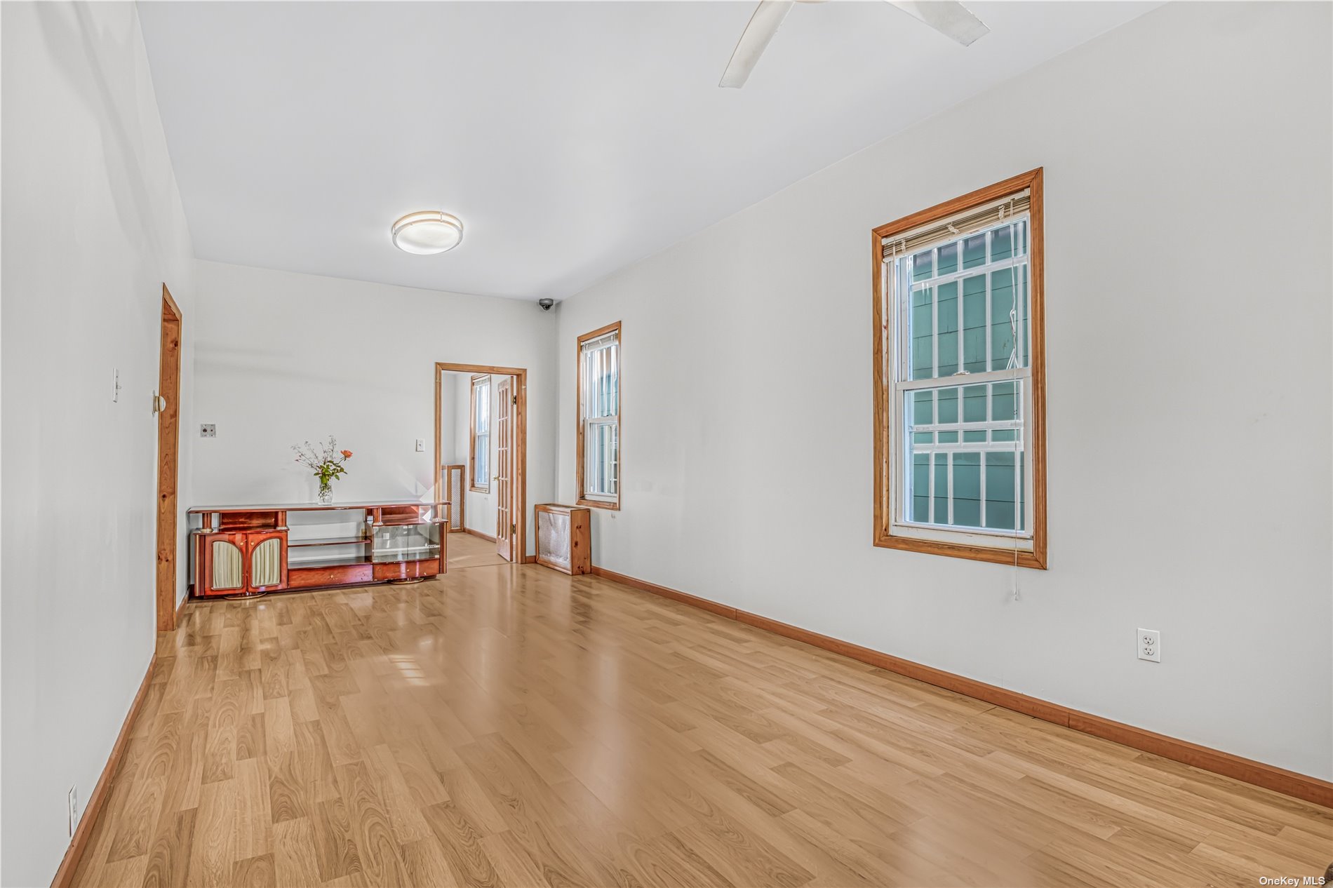 5813 Waldron Street Compass