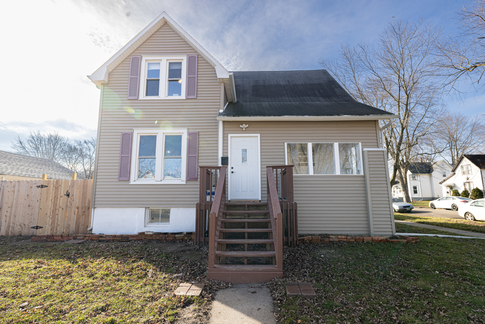 394 West Hawkins Street Kankakee, IL 60901 - Photo 26 of 26 a front view of a house with a yard
