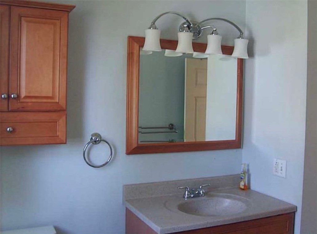 110 Holmes Road Warwick, RI 02888 - Photo 3 of 12 Gallery Image 3