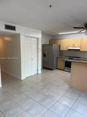 $2,400 | 3920 Woodside Drive, Unit 5, Coral Springs, FL 33065