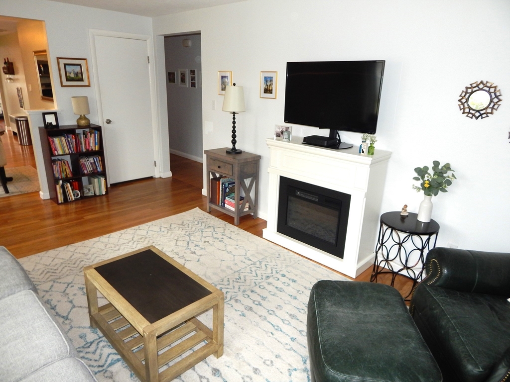 41 Hingham Road Grafton, MA 01536 - Photo 5 of 22 Gallery Image 5