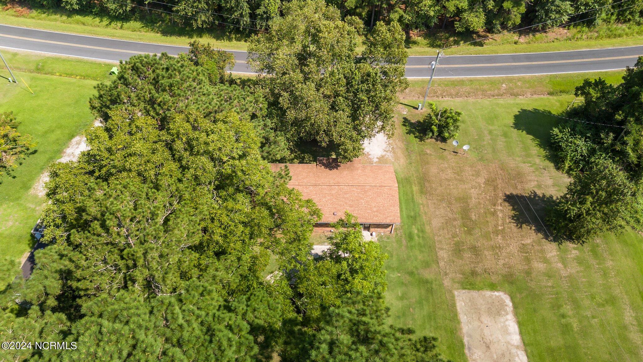 1045 Scott Town Road New Bern, NC 28560 - Photo 12 of 37 Gallery Image 12