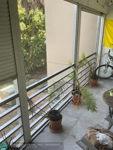 $175,000 | 100 Southeast 6th Avenue, Unit 206, Pompano Beach, FL 33060