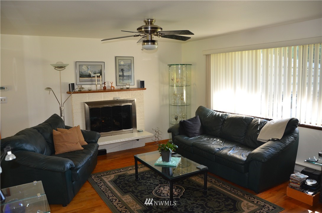 19625 Bartlett Road Bothell, WA 98012 - Photo 3 of 9
