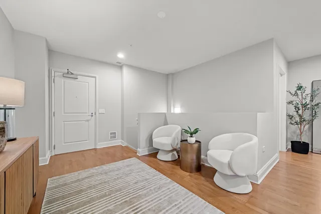 $1,455,000 | 850 North Lake Shore Drive, Unit 204, Chicago, IL 60611