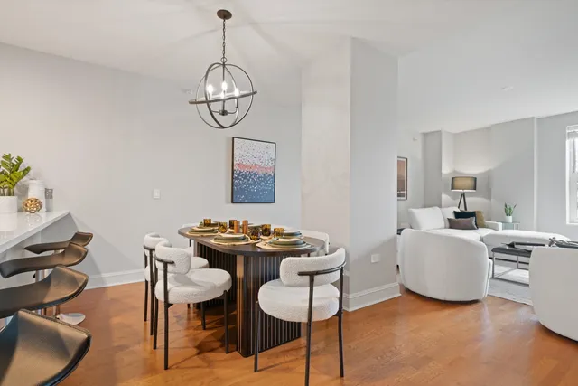 $1,455,000 | 850 North Lake Shore Drive, Unit 204, Chicago, IL 60611