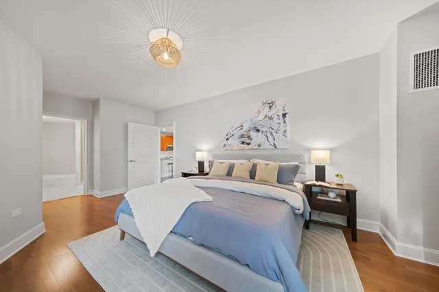 $1,455,000 | 850 North Lake Shore Drive, Unit 204, Chicago, IL 60611