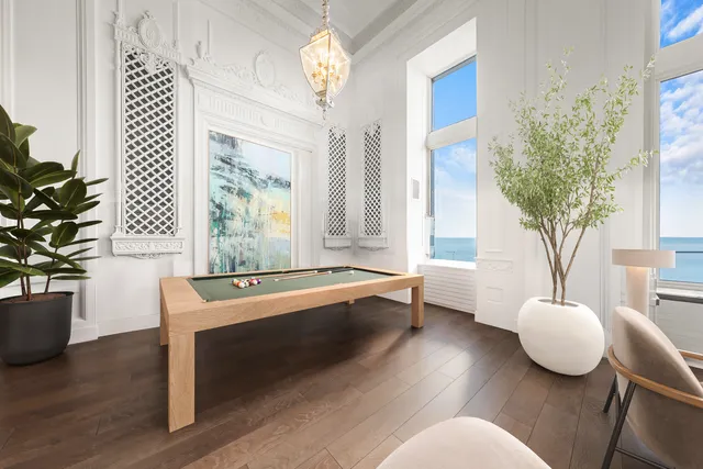 $1,455,000 | 850 North Lake Shore Drive, Unit 204, Chicago, IL 60611