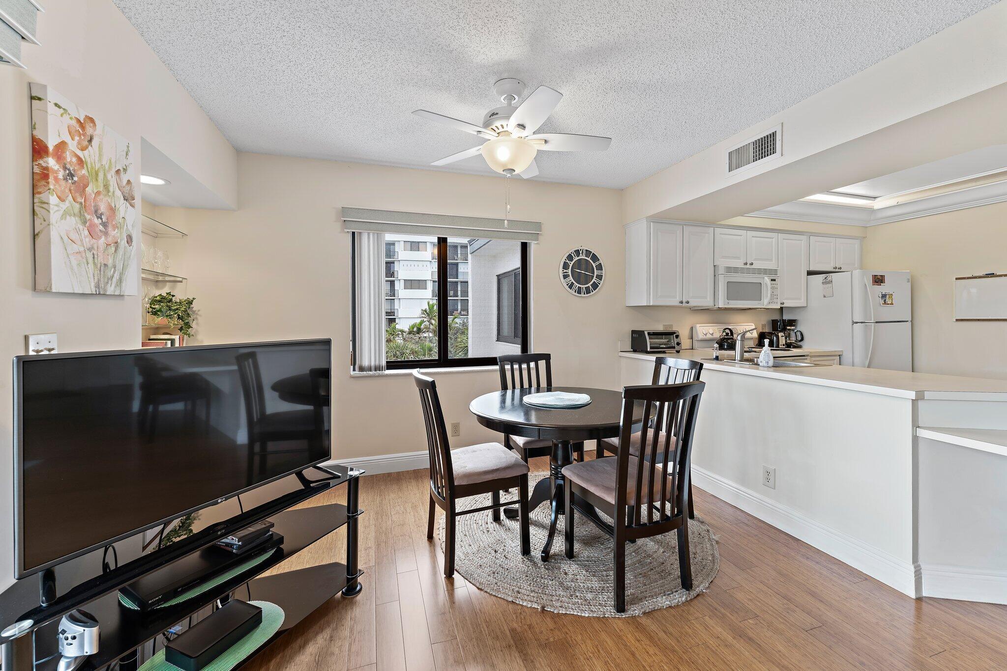 1605 Highway 1, Unit B406 Jupiter, FL 33477 - Photo 10 of 33 007-1605US1N-B406-Jupiter-SMALL