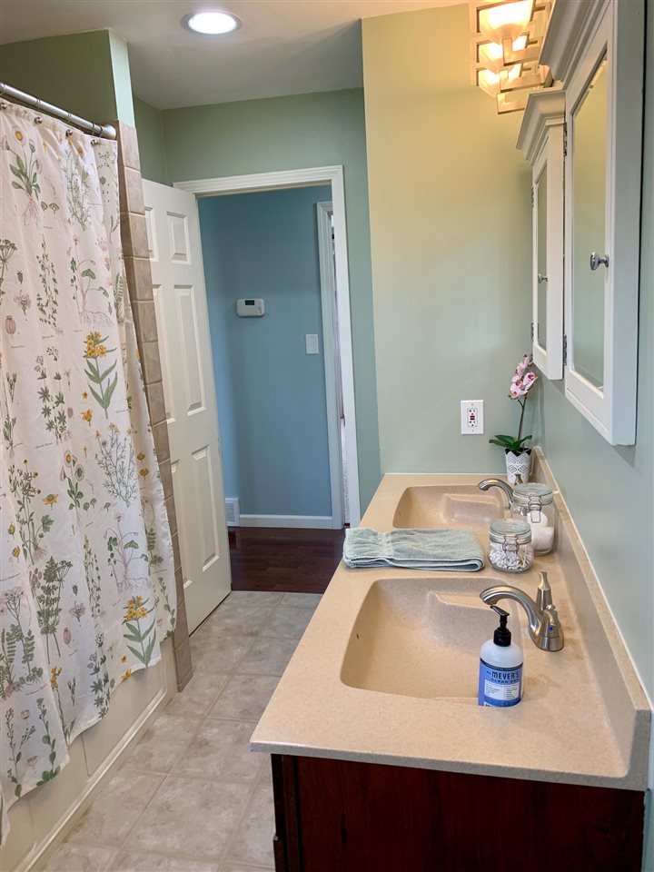 13191 Hogan Road Linden, MI 48451 - Photo 17 of 24