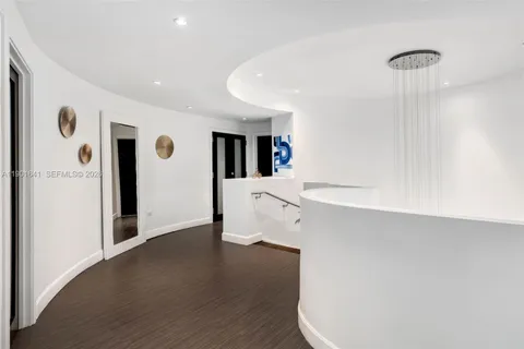 $12,000,000 | 4391 Collins Avenue, Unit 512, Miami Beach, FL 33140