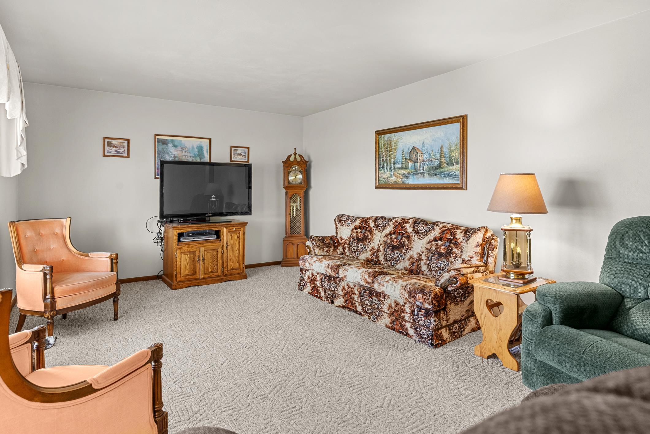414 North 6th Street Reedsville, WI 54230 - Photo 14 of 34 Living room
