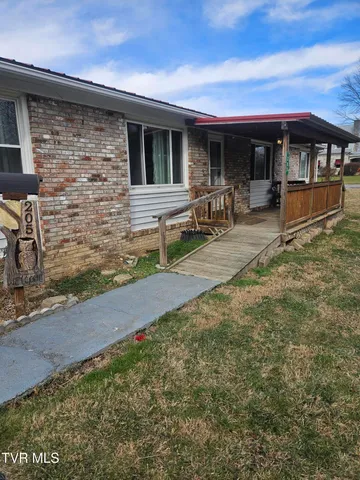 $178,600 | 205 Wood Avenue West, Big Stone Gap, VA 24219