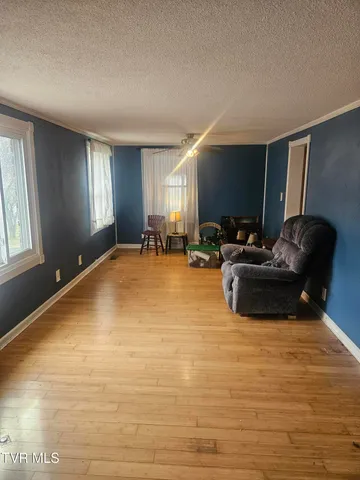 $178,600 | 205 Wood Avenue West, Big Stone Gap, VA 24219