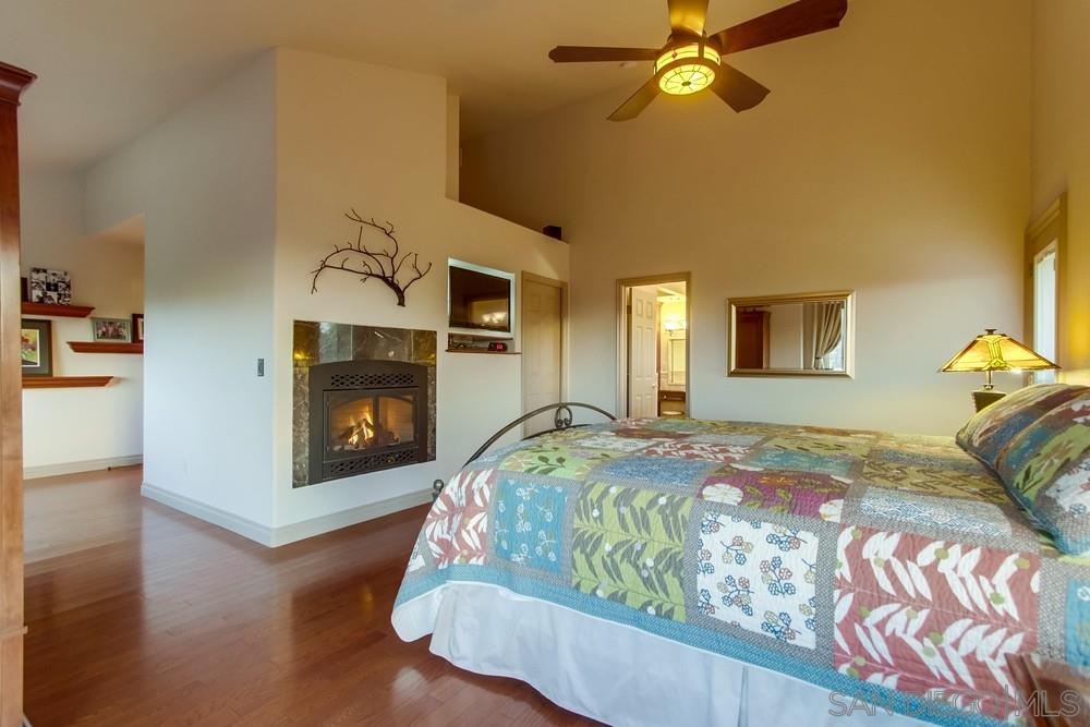 15914 Overview Road Poway, CA 92064 - Photo 12 of 25