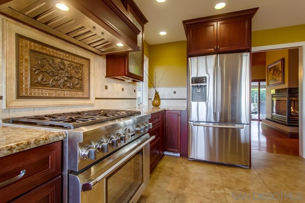 15914 Overview Road Poway, CA 92064 - Photo 6 of 25