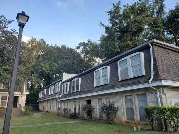 $84,900 | 2020 Continental Avenue, Unit 105, Tallahassee, FL 32304