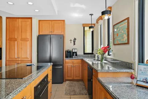 $2,495,000 | 5454 Ka Haku Road, Unit 307, Princeville, HI 96722