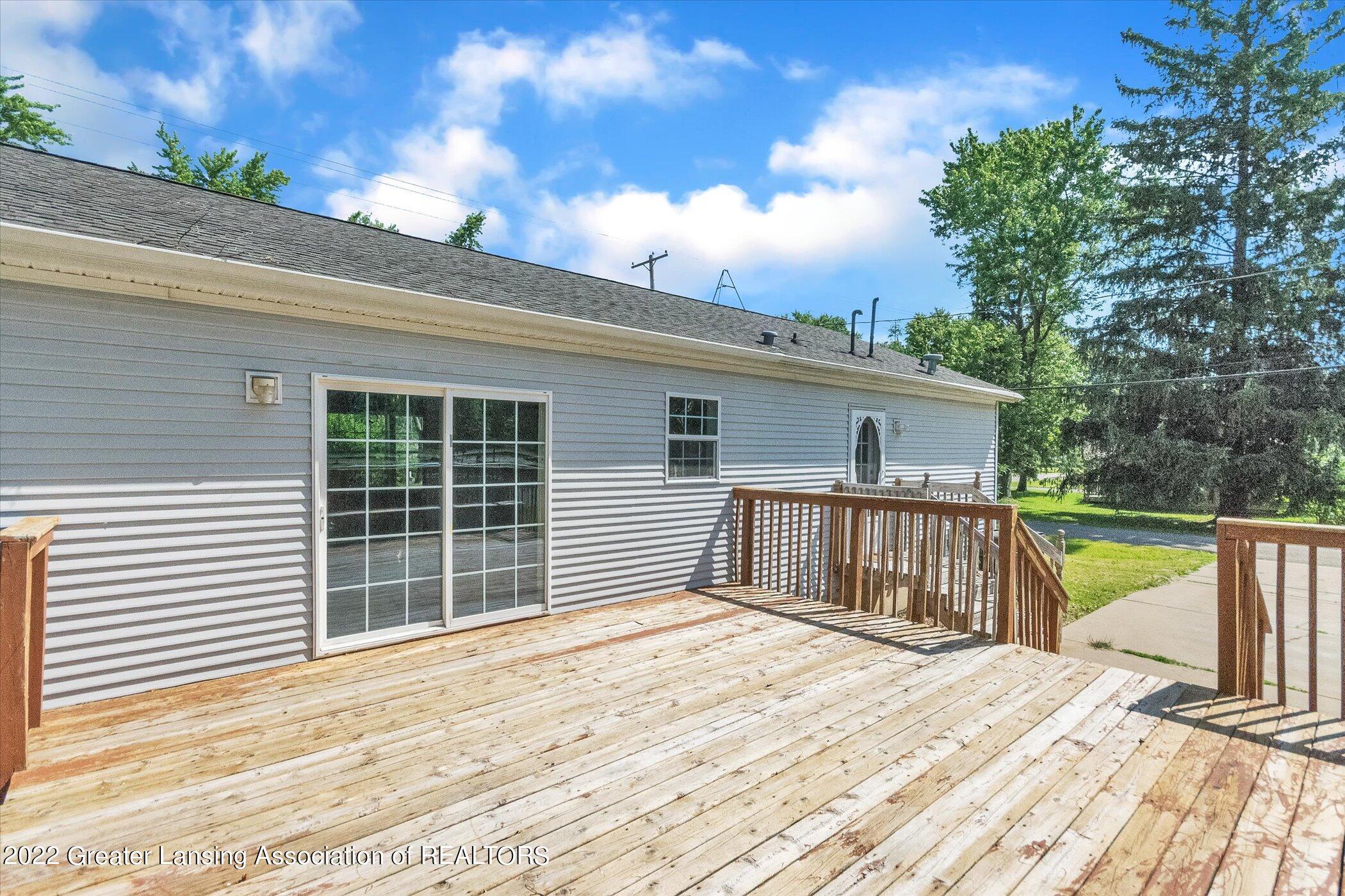 707 Sawyer Road Lansing, MI 48911 - Photo 25 of 28 32-707-Sawyer-Rd-WindowStill-Real-Estate