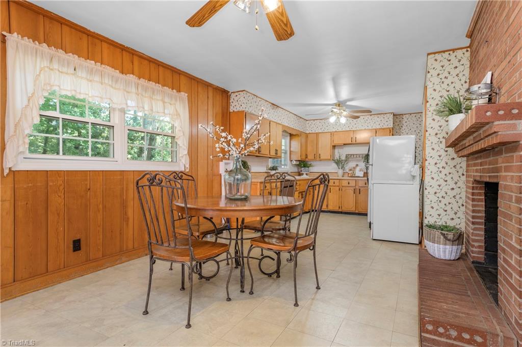 1415 Berwick Road Southwest Winston-Salem, NC 27103 - Photo 11 of 40