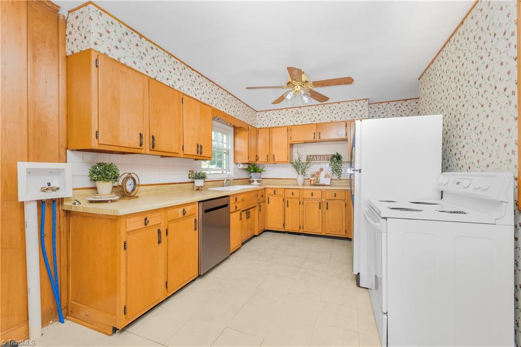 1415 Berwick Road Southwest Winston-Salem, NC 27103 - Photo 15 of 40