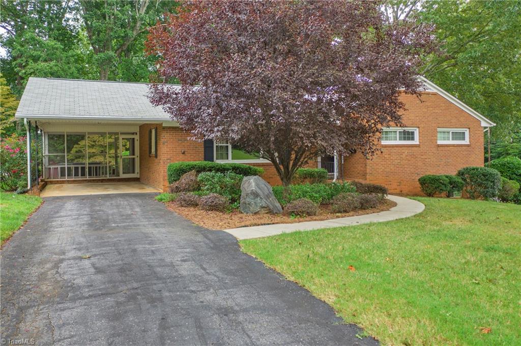 1415 Berwick Road Southwest Winston-Salem, NC 27103 - Photo 2 of 40