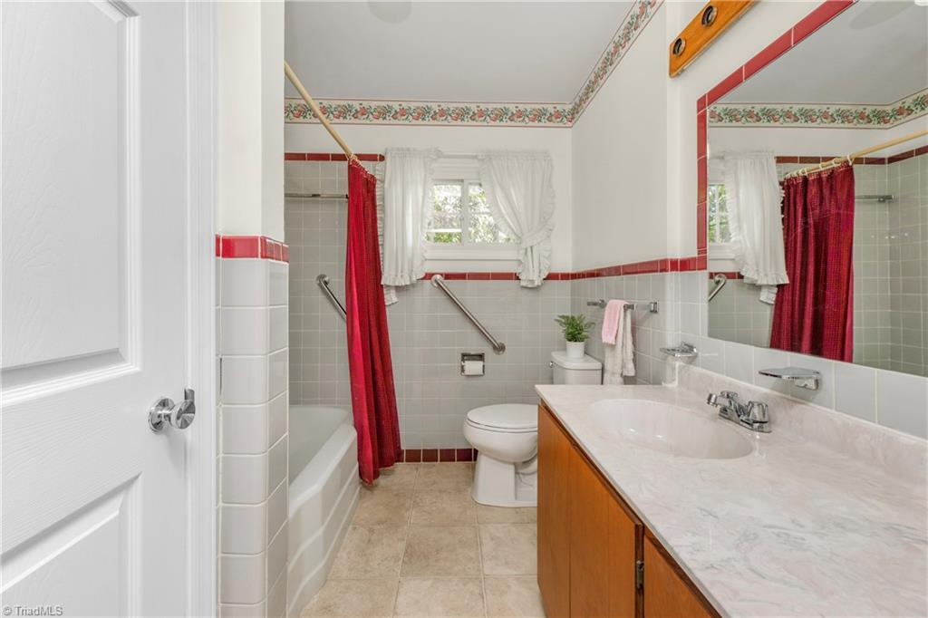 1415 Berwick Road Southwest Winston-Salem, NC 27103 - Photo 23 of 40