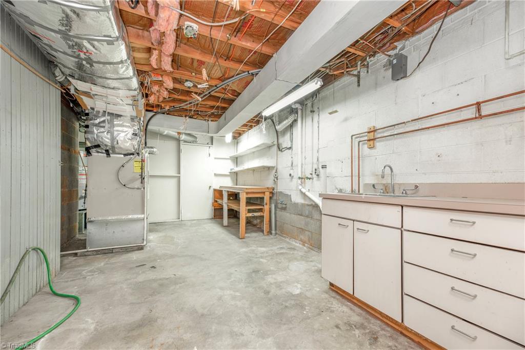 1415 Berwick Road Southwest Winston-Salem, NC 27103 - Photo 31 of 40