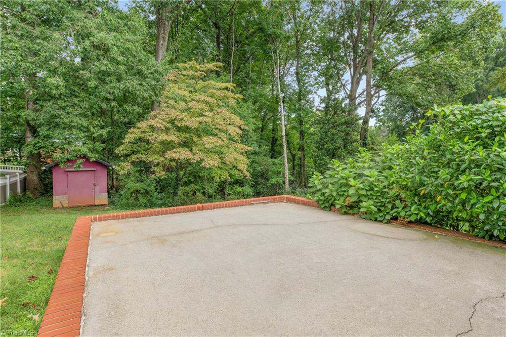 1415 Berwick Road Southwest Winston-Salem, NC 27103 - Photo 32 of 40