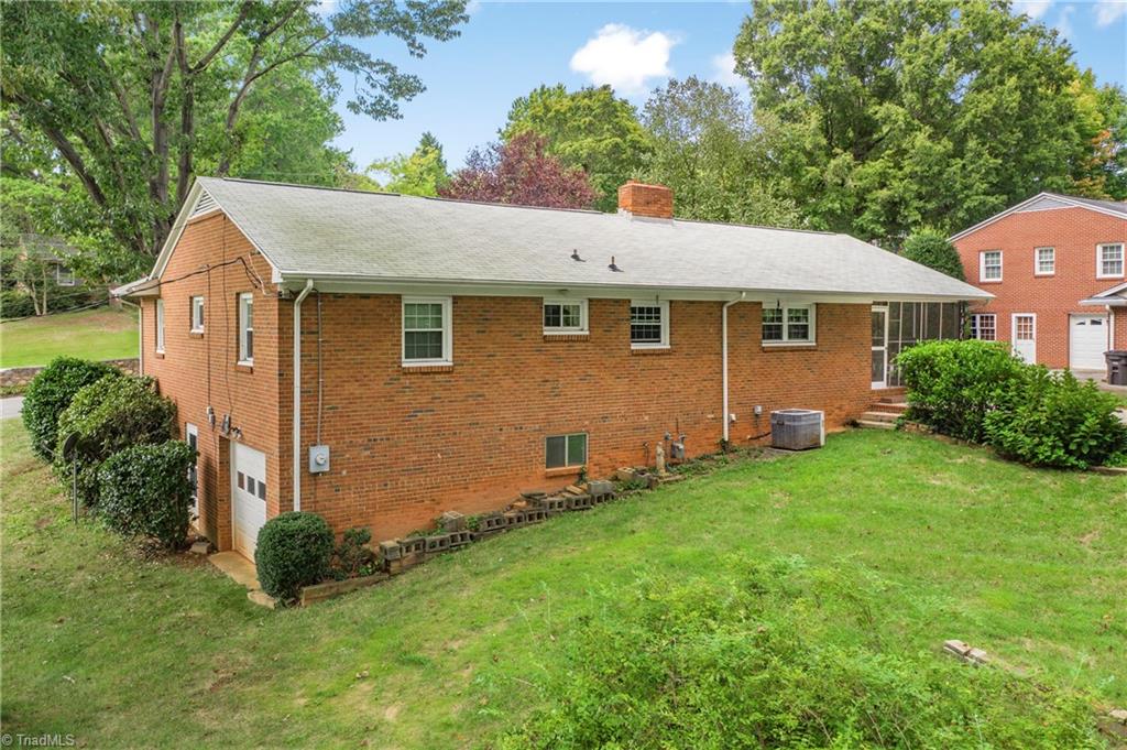 1415 Berwick Road Southwest Winston-Salem, NC 27103 - Photo 33 of 40