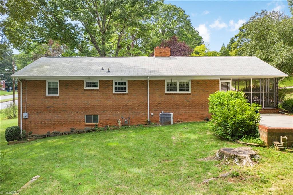 1415 Berwick Road Southwest Winston-Salem, NC 27103 - Photo 35 of 40