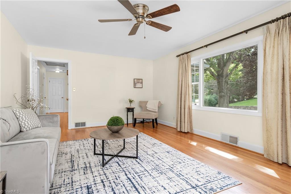 1415 Berwick Road Southwest Winston-Salem, NC 27103 - Photo 6 of 40