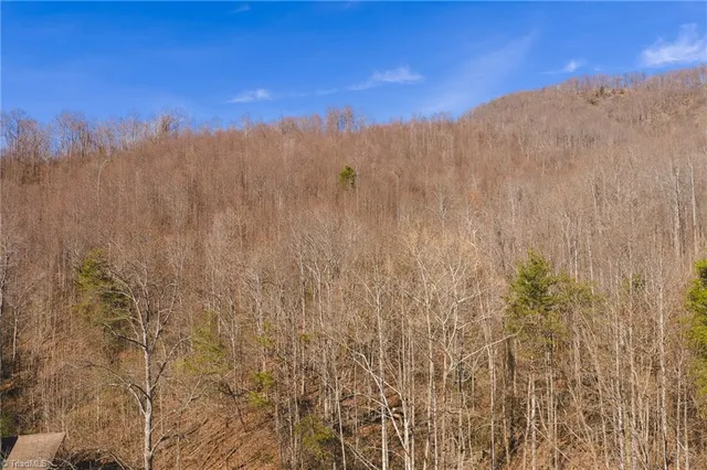 $279,000 | 1535 10 Acre Rock Court, Taylorsville, NC 28681