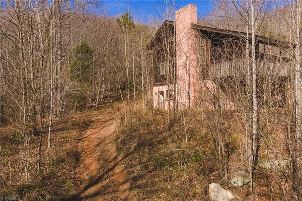 $279,000 | 1535 10 Acre Rock Court, Taylorsville, NC 28681
