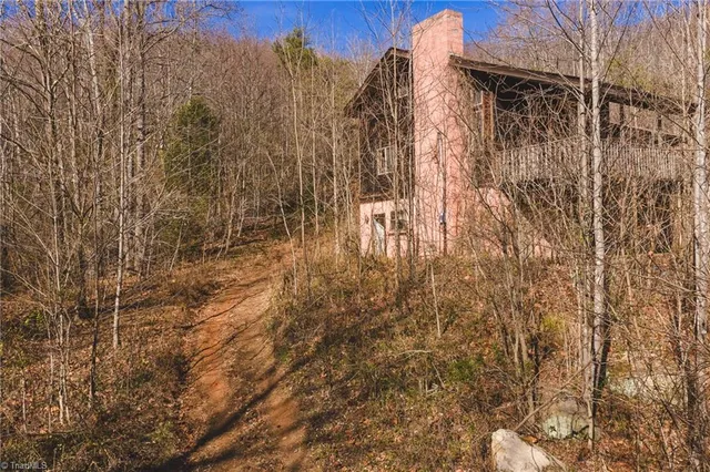 $279,000 | 1535 10 Acre Rock Court, Taylorsville, NC 28681