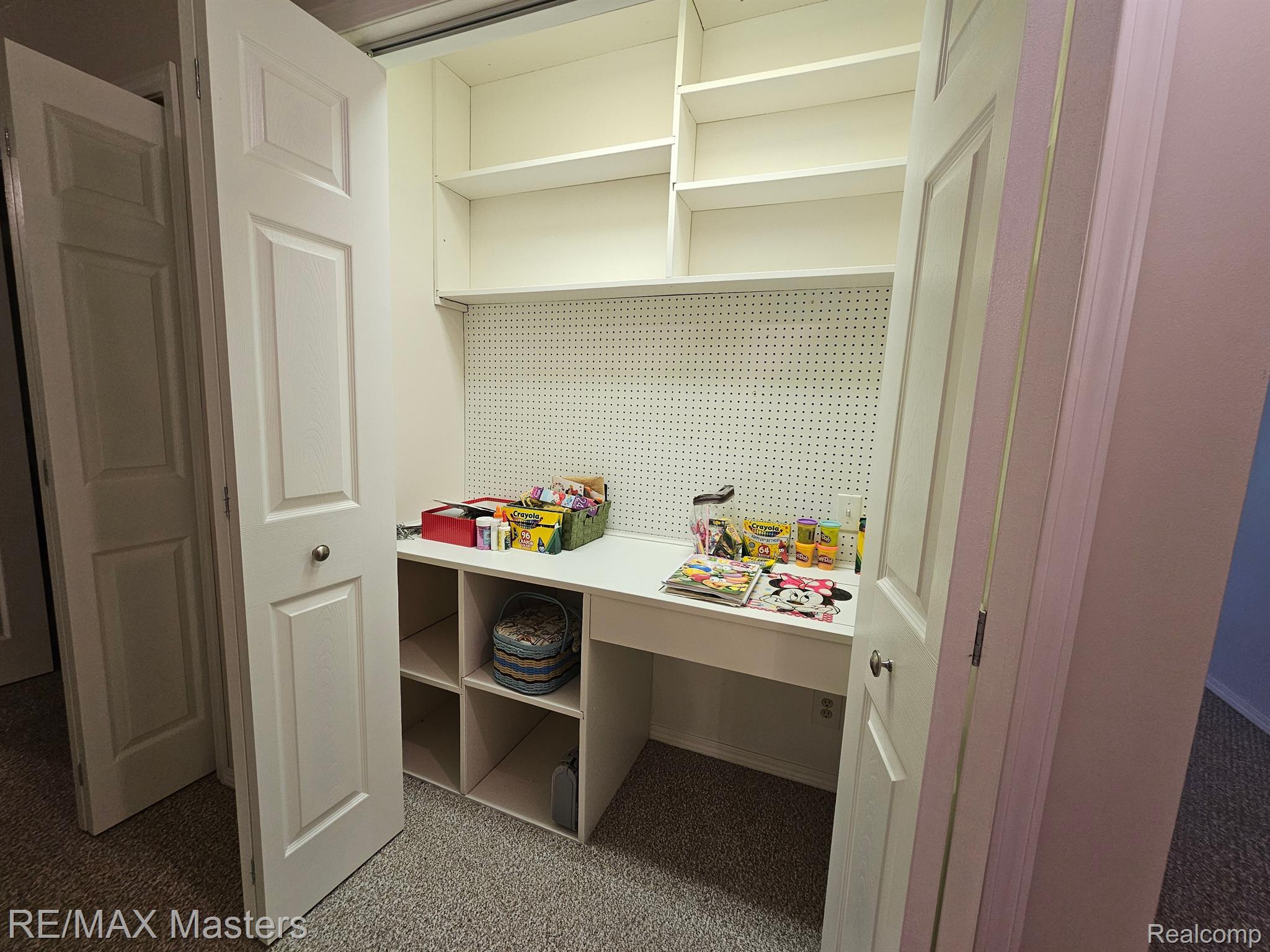 21610 Otter Road Belleville, MI 48111 - Photo 19 of 35 Wonderful Hidden Office Or Craft Space!